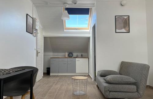 Le Blanc-Mesnil Apartment | Appartements proches CDG Le Bourget dans maison francilienne typique