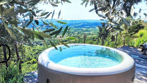 Grabri Apartment | Appartman Casa Fermeglia with private jacuzzie and truffle hunting experience