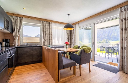 Pettneu am Arlberg Apartment | Appartment with terrace near St. Anton am Arlberg