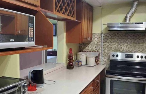 Kingston Condo | Appealing 3 bedroom with Pool, Balcony and Scenic View, Kingston Waterfront.
