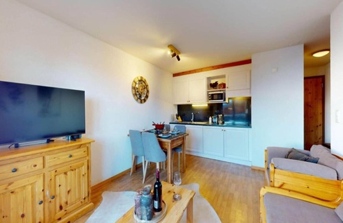 Saint-Pierre-de-Clages Apartment | Appealing apartment with balcony