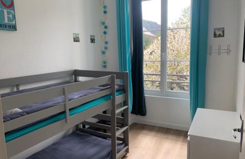 Loures-Barousse Apartment | Appt 1er étage avec jardin partagé