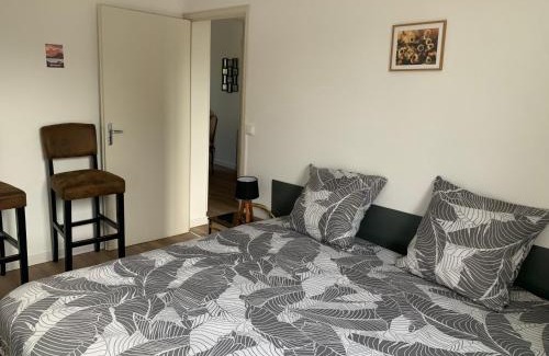 Loures-Barousse Apartment | Appt 1er étage avec jardin partagé