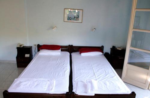 Apraos House | Apraos Bay Hotel In Kalamaki Beach- a peaceful area with great sea view