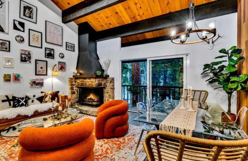 Kings Beach House | Apres All Day Stylish Retreat Near Beach & Slopes