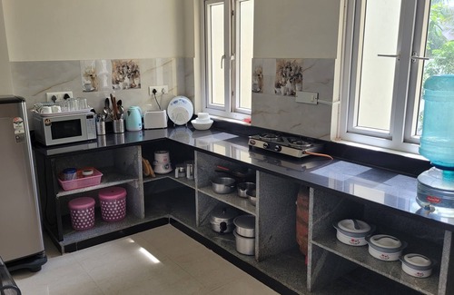 Toli Chowki Apartment | APT 4 Spacious 3-bedroom apartment with WiFi, AC in delightful Hyderabad