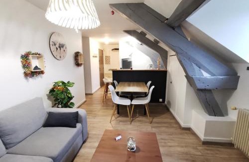 Saint-Hilaire-du-Harcouet Apartment | apt cozy refait à neuf à 5min du centre ville
