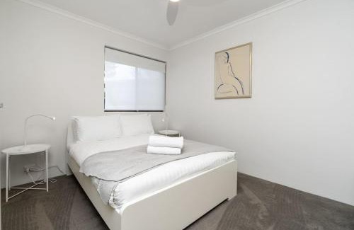 Kingston Apartment | Apt in Kingston - 10min to Lake Burley Griffin - Hosted by Canstay