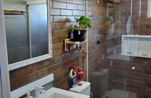 Serraria Apartment | Apt Pool/ air con/ wi-fi/ queen/ smart tv