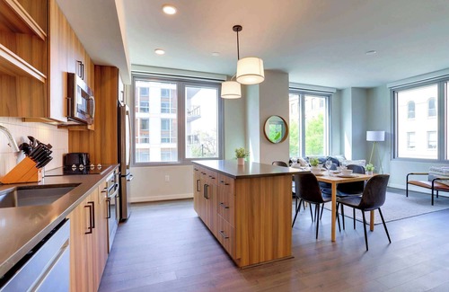 Clarendon Apartment | Apt Step from Metro W Gym