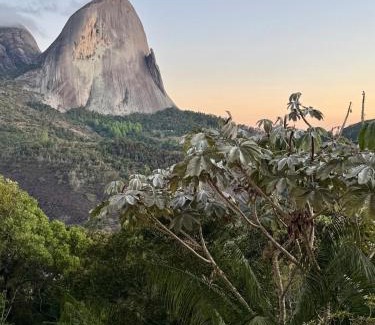 Pedra Azul Apartment | Apto completo no Vista Azul - Varanda com vista da Pedra Azul