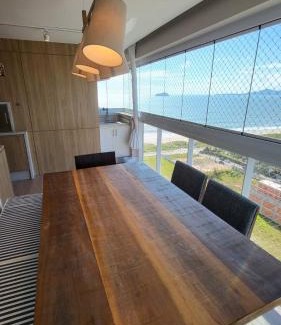 Itacolomi Apartment | Apto de alto padrão/luxo em home club pé na areia com vista mar.