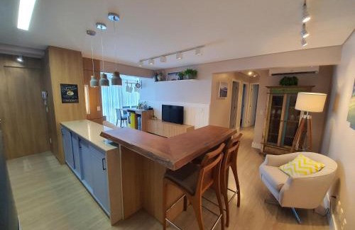 Itacolomi Apartment | Apto de alto padrão/luxo em home club pé na areia com vista mar.