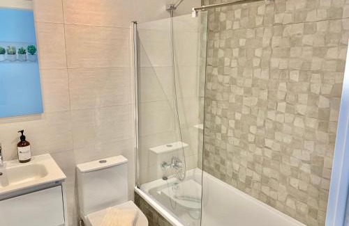 La Corredoria y Ventanielles Apartment | Apto HUCA. Parking/WIFI incluido