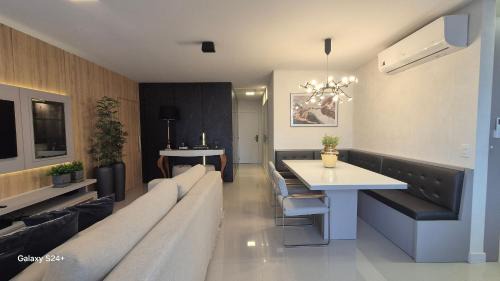 Itacolomi Apartment | Aptos em Prédio com Piscina a 120 m da Praia - LTT