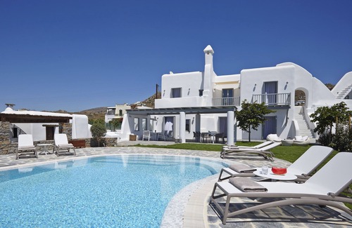 Maragas Villa | Aqua Breeze Estate | Villas in Naxos on the beach