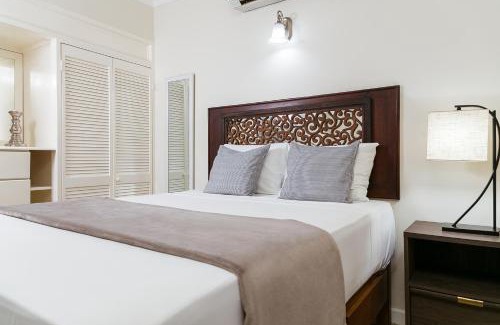 Molynes Gardens House | AquaHaven Retreat in Kingston