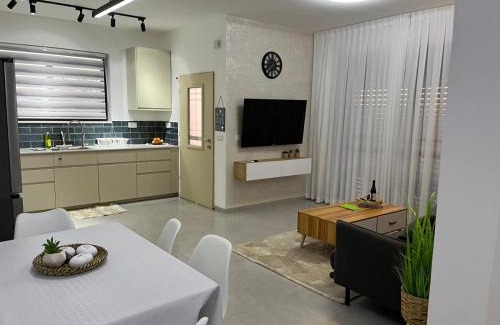 Ne'ot Golan Apartment | Aramis Suite