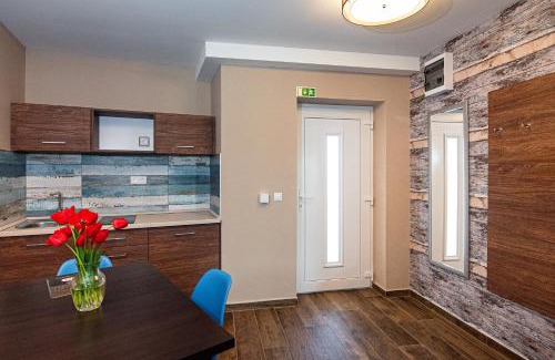 Szarvas Apartment | Aranyszarvas Panzió*, Étterem és Grillterasz