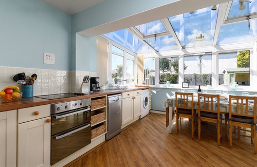 Nefyn House | Araul - a bright, airy house, 5 mins from the beautiful beach with large garden