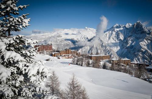 Les Karellis Resort | Arc en Ciel Les Karellis Vacances Bleues- Ski Pass Inclus