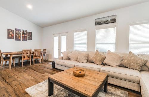 Lost Bridge Village House | Arcade Palace on the Lake