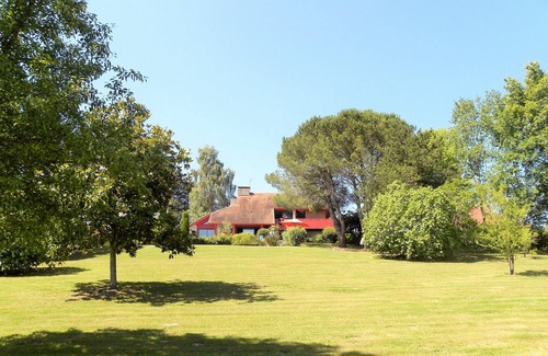 Ogenne-Camptort Villa | Archi villa in Béarn, heated salt pool, air conditioning, space and mountain view