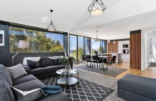 Blackmans Bay House | Architect Designed Coastal Retreat with Views.