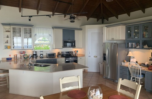 Point Rendezvous Villa | Arco Iris~3 Private King Suites, AC, Private Pool, Ocean Views, well appointed!