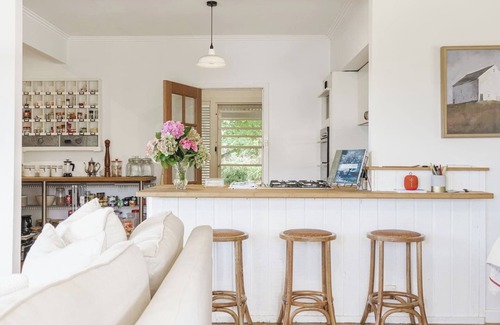 Red Hill South House | Ardbrae Countryside Tranquility Charming Cottage
