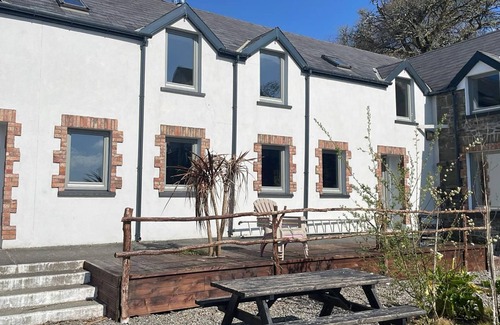 Ardnatrush Cottage | Ardnagashel Est No 1 - sleeps 4 guests in 2 bedrooms