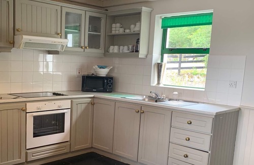 Ardnatrush Cottage | Ardnagashel Est No 7 - a two story that sleeps 4 guests in 2 bedrooms