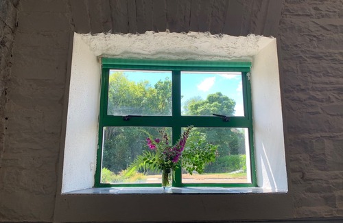 Ardnatrush Cottage | Ardnagashel Est No 7 - a two story that sleeps 4 guests in 2 bedrooms