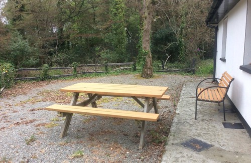 Ardnatrush Cottage | Ardnagashel Est No 8 - a two story that sleeps 6 guests in 3 bedrooms