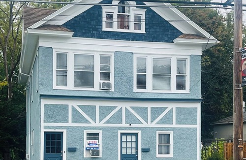 West End Apartment | Are you looking for the best place to stay? You found it!