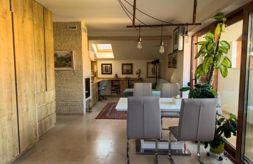 Old Town Apartment | ARIA Ultracentral Studio