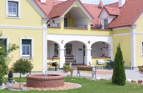 Worterberg House | Arkadenhof Flasch