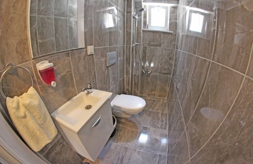 Bozcaada Hotel | ArkaDeniz Konukevi Bozcaada