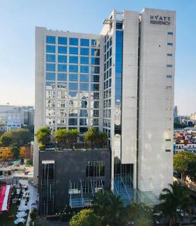 Gomti Nagar Apartment | ARMERIA STAY DLF MYPAD-512