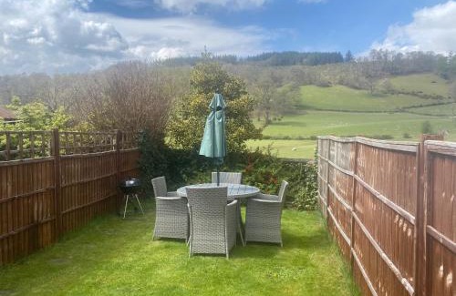 Llandderfel House | Arosfa