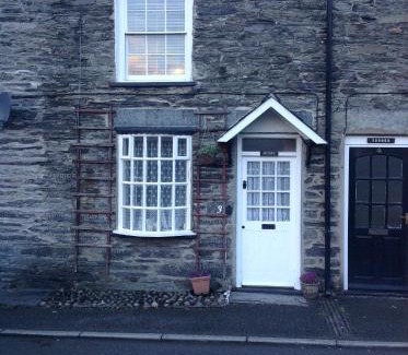 Llandderfel House | Arosfa