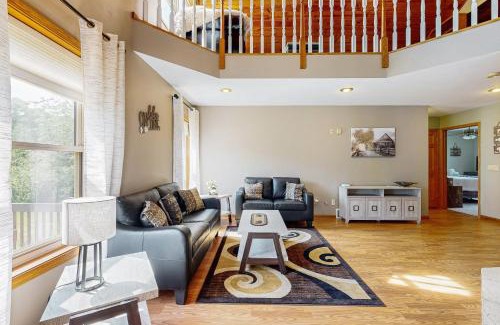 Rome House | Arrowhead Lake Escape