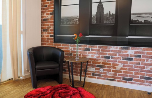 Unterneustadt Apartment | ART City-Studio 12 Kassel Fulda-Ufer, 3 bedrooms, terrace, balcony, up to 8 persons