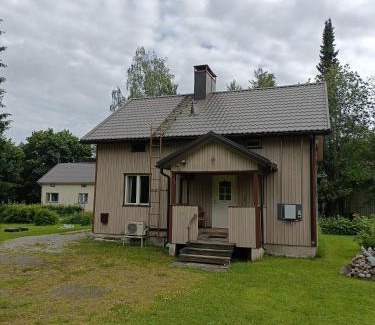 Maenttae-Vilppula Apartment | Art House & Sculpture Garden