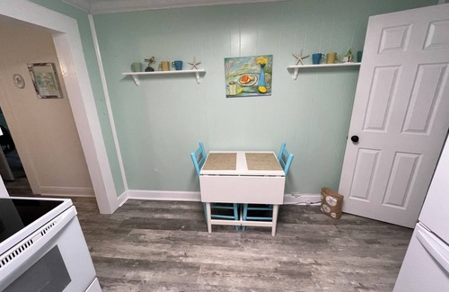 Dauphin Island Cottage | Art & Soul Vintage Cottage, fully remodeled and minutes from the Beach!