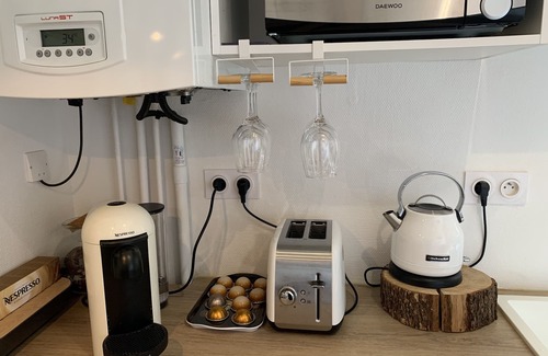 Centre Ville Apartment | Artistic apartment in Pau with view of the center and the castle