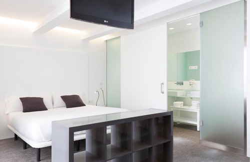 Embajadores Hotel | Artrip Hotel