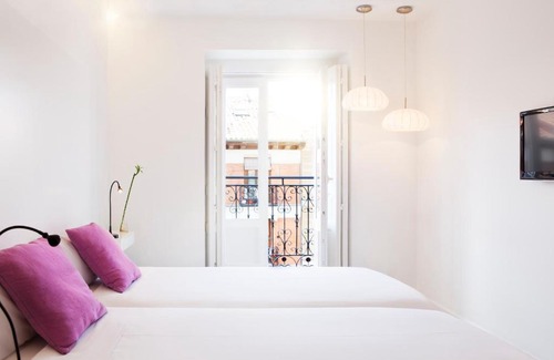 Embajadores Hotel | Artrip Hotel