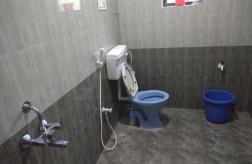 Hireguthi House | Arundekar Home Stay In 2 Minutes Walk Beach AC Room