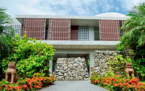 Okinawa House | Asahinoyado Shidakaji